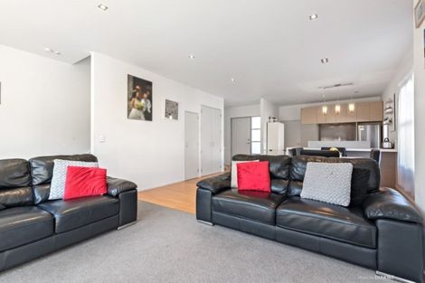 Photo of property in 75 Saddleback Grove, Karori, Wellington, 6012