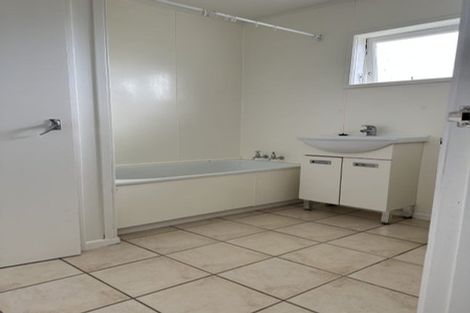 Photo of property in 5 Ashcroft Avenue, Mangere Bridge, Auckland, 2022