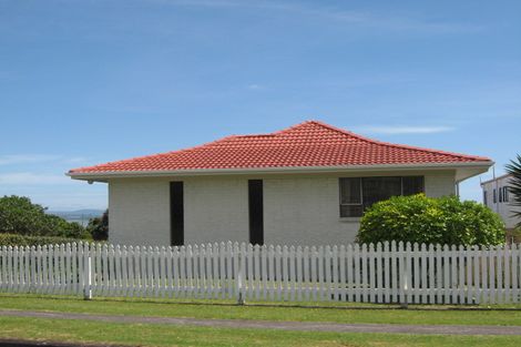 Photo of property in 39 Torkar Road, Clarks Beach, 2122