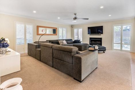 Photo of property in 5 Seymour Road, Mellons Bay, Auckland, 2014