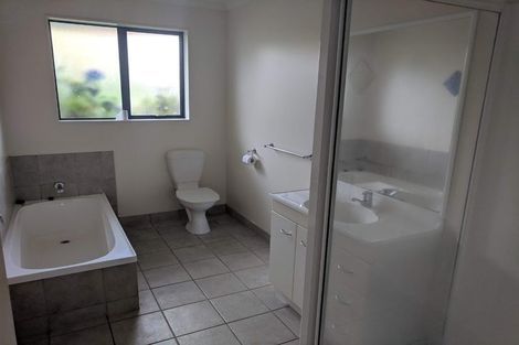 Photo of property in 14 Lothian Brae, Wattle Downs, Auckland, 2103