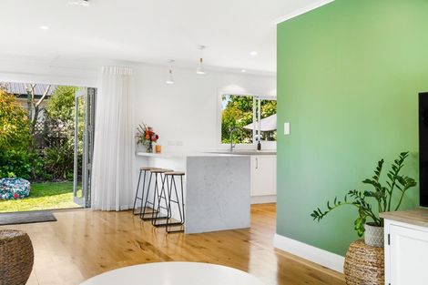 Photo of property in 12 Rheingold Place, Huapai, Kumeu, 0810