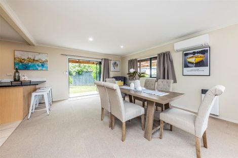 Photo of property in 2 Cuthill Close, Albany, Auckland, 0632