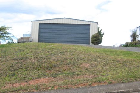 Photo of property in 14 Tairua Heights, Tairua, 3508