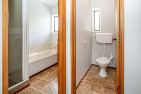 Photo of property in 2/9b Prestons Road, Redwood, Christchurch, 8051