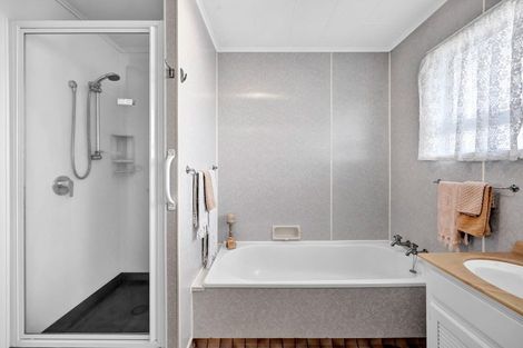 Photo of property in 3a Surrey Street, Hawera, 4610