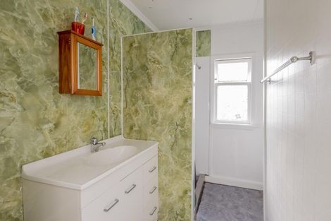 Photo of property in 10 Stuckey Street, Levin, 5510