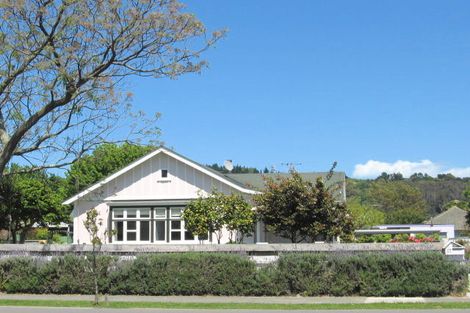 Photo of property in 17 Iranui Road, Inner Kaiti, Gisborne, 4010