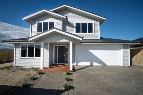 Photo of property in 44 Atlantic Drive, Fitzherbert, Palmerston North, 4410