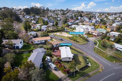 Photo of property in 5 Elizabeth Drive, West Harbour, Auckland, 0618