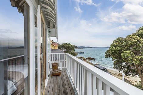 Photo of property in 385 Karaka Bay Road, Karaka Bays, Wellington, 6022