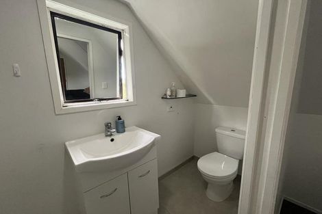 Photo of property in 34 Ellesmere Crescent, Pakuranga Heights, Auckland, 2010