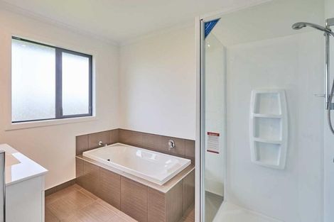 Photo of property in 33 Silicon Way, Fitzherbert, Palmerston North, 4410