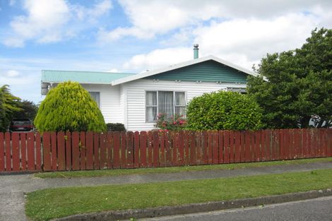 Photo of property in 8 Huia Street, Pahiatua, 4910