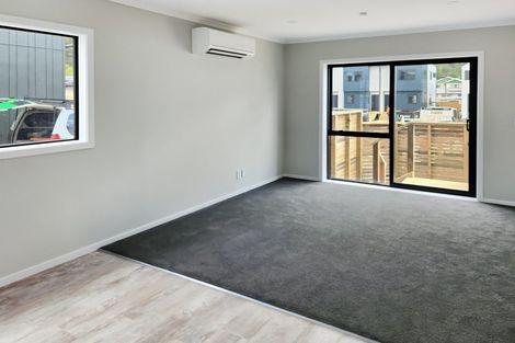 Photo of property in 4/64 Glen Road, Stokes Valley, Lower Hutt, 5019