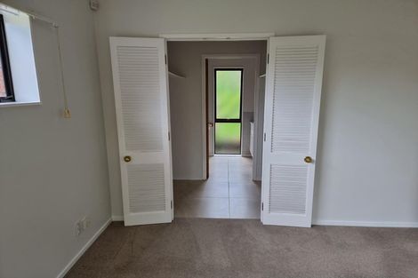 Photo of property in 57 Dalwhinnie Parade, Highland Park, Auckland, 2010