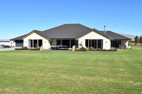 Photo of property in 4 The Drive, Twizel, 7999