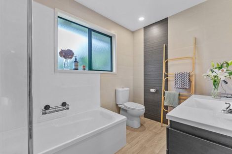 Photo of property in 211 Whitehills Road, Waitoki, Silverdale, 0994