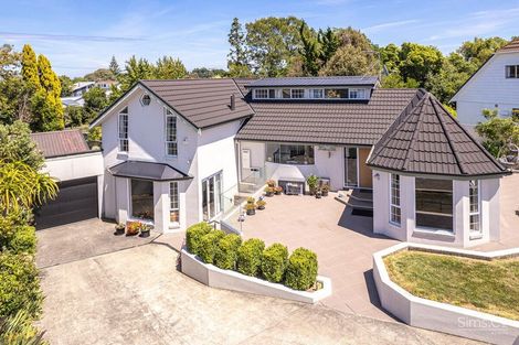 Photo of property in 2 Burtts Road, Durie Hill, Whanganui, 4500