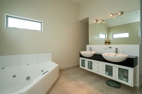 Photo of property in 194 Riddell Road, Glendowie, Auckland, 1071