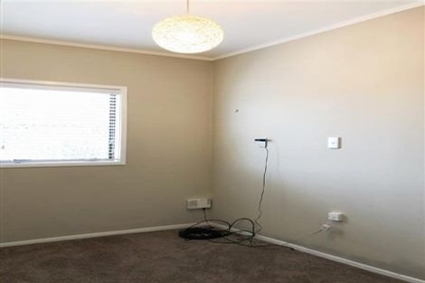 Photo of property in 22 Sturges Road, Henderson, Auckland, 0612