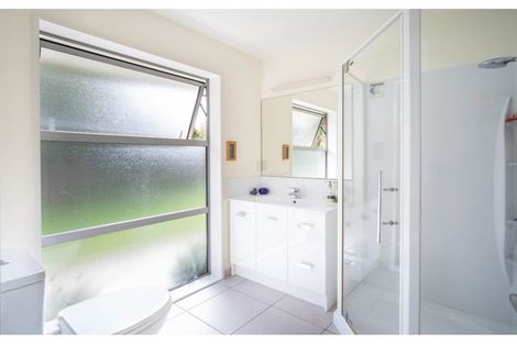 Photo of property in 4 The Oval, Hillmorton, Christchurch, 8024