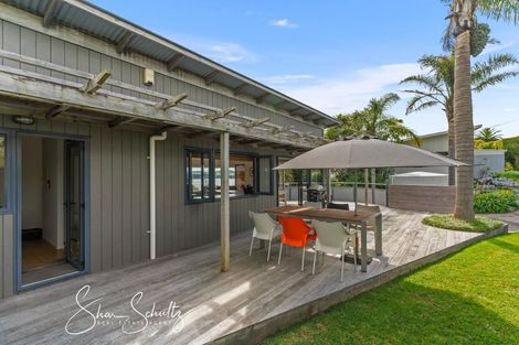 Photo of property in 24 Oxford Street, Whakapirau, Maungaturoto, 0583