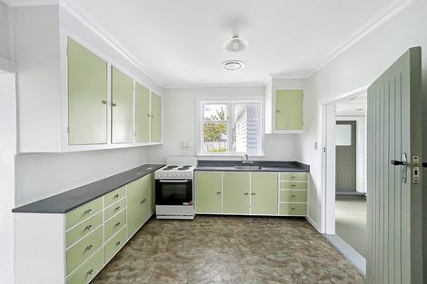 Photo of property in 12 Quinn Road, Levin, 5510