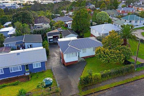 Photo of property in 15 Sherwood Avenue, Te Atatu South, Auckland, 0610