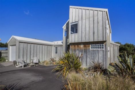 Photo of property in 12 Scott Avenue, Otaki Beach, Otaki, 5512