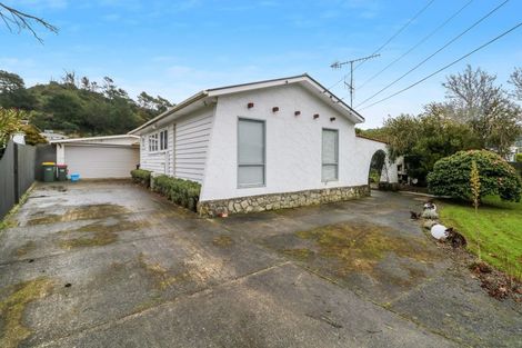 Photo of property in 3 Totara Street, Wainuiomata, Lower Hutt, 5014