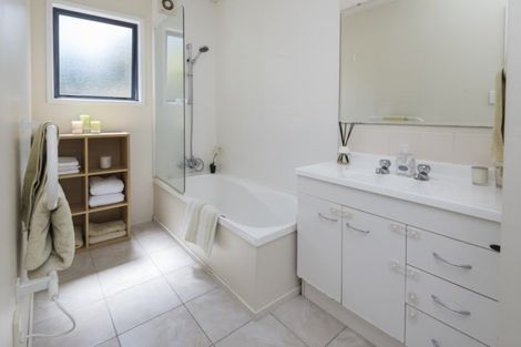 Photo of property in 3/6 Angelo Avenue, Howick, Auckland, 2014