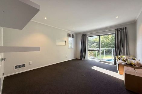Photo of property in 26 Kingfisher Grove, Greenhithe, Auckland, 0632