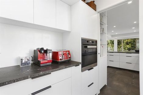 Photo of property in 5a Craig Road, Milford, Auckland, 0620