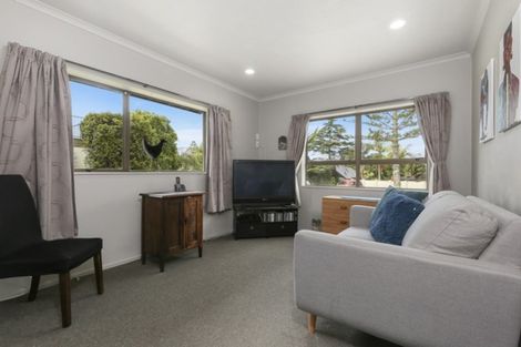 Photo of property in 12 Cyclades Place, Shelly Park, Auckland, 2014