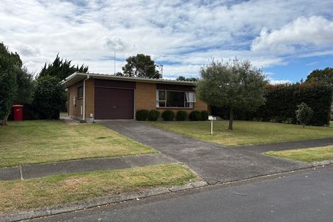 Photo of property in 6a Tatua Place, Conifer Grove, Takanini, 2112