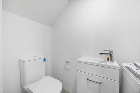Photo of property in 5/9 Flanshaw Road, Te Atatu South, Auckland, 0610
