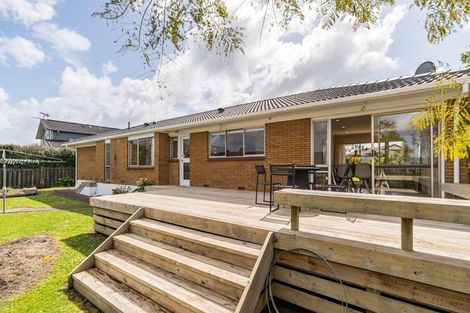 Photo of property in 3 Serrita Avenue, Sunnyhills, Auckland, 2010