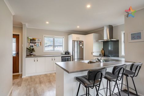 Photo of property in 59 Grovedale Square, Wainuiomata, Lower Hutt, 5014