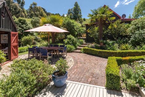 Photo of property in 5971 Christchurch Akaroa Road, Duvauchelle, Akaroa, 7581