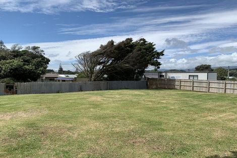 Photo of property in 64a Marine Parade, Otaki Beach, Otaki, 5512