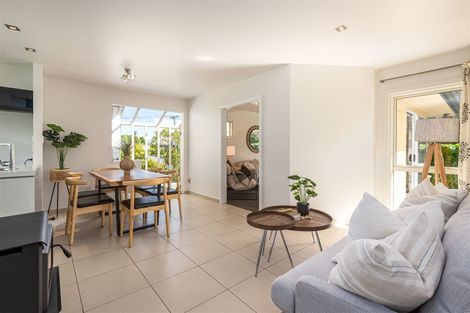 Photo of property in 56 Greendale Avenue, Avonhead, Christchurch, 8042