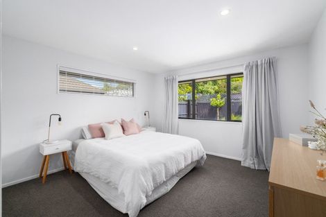 Photo of property in 15 Farquhars Road, Redwood, Christchurch, 8051