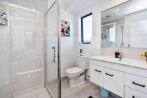 Photo of property in 42 Kowi Lakes Drive, One Tree Point, 0118