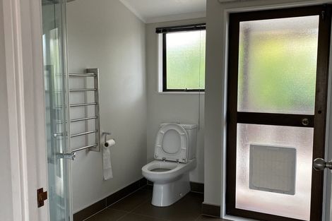 Photo of property in 22 Gosford Drive, Botany Downs, Auckland, 2010