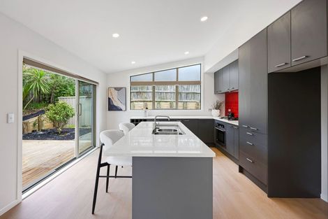 Photo of property in 40a Verran Road, Birkdale, Auckland, 0626