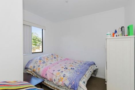Photo of property in 2/7 Maplesden Drive, Clendon Park, Auckland, 2103