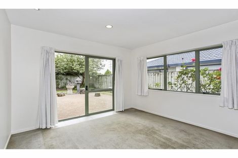 Photo of property in 9 Len Garlick Place, Pahurehure, Papakura, 2113