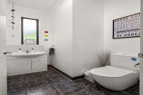 Photo of property in 29 Hogarth Rise, West Harbour, Auckland, 0618