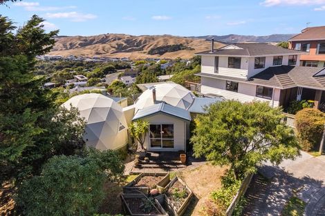 Photo of property in 14 Tremaine Place, Camborne, Porirua, 5026